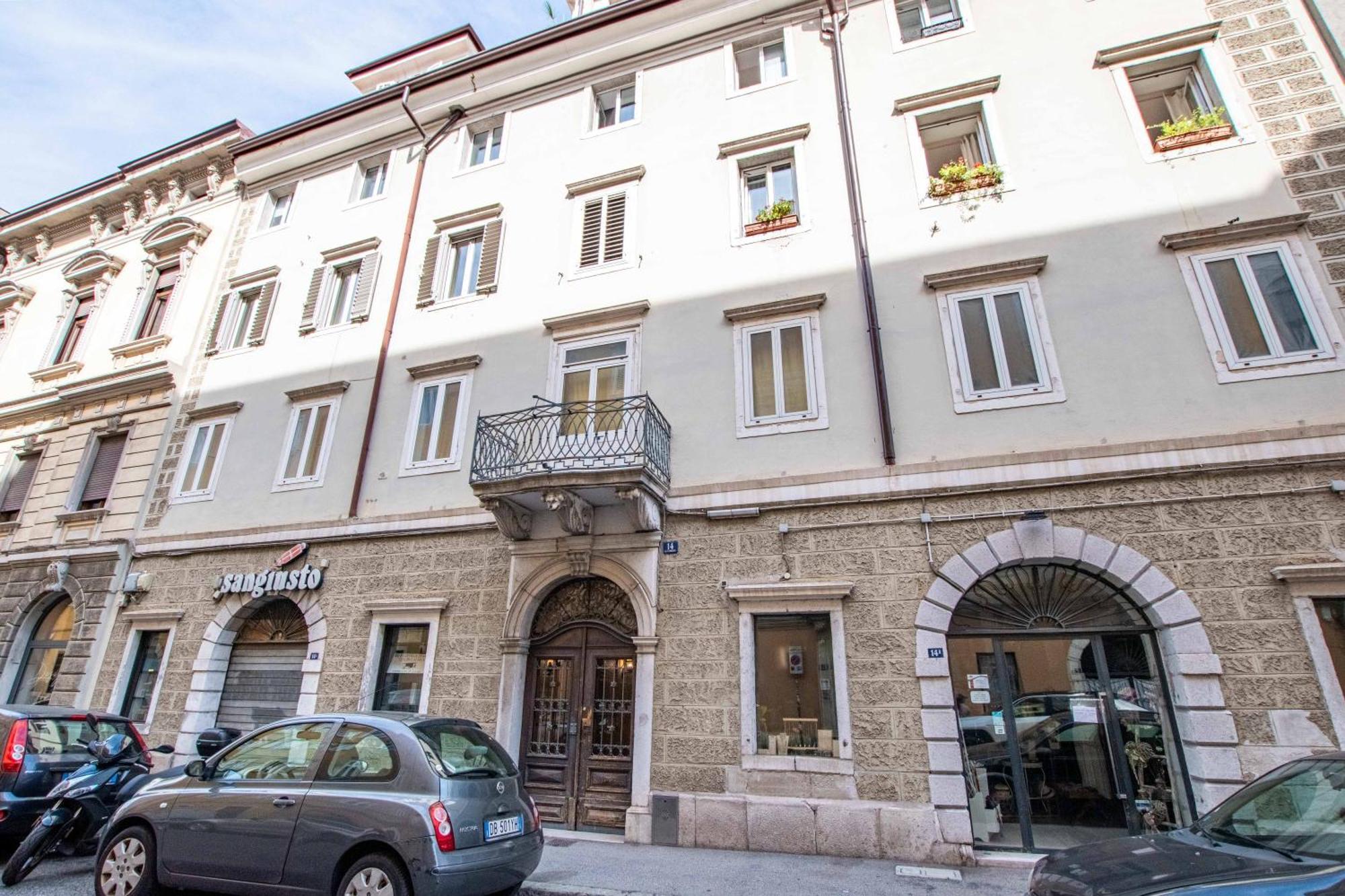 White Tower Guesthouse Trieste Exterior foto